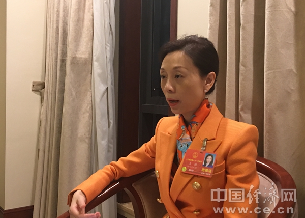 兩會(huì)代表委員熱議新能源汽車高增長(zhǎng)的“絆腳石”